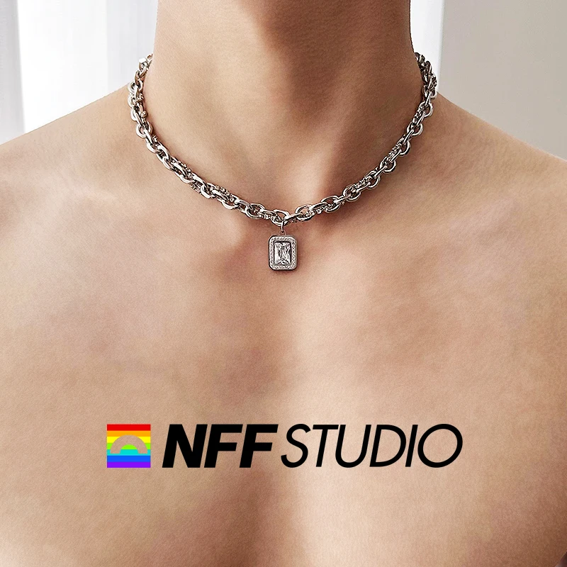 NFF デザインのメンズファッションネックレス【キューブストーン・チタン鋼・カジュアルスタイル】
