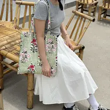 インディアンプリントの花柄ショルダーバッグ【鮮やかな青と緑のストライプ・ヴィンテージスタイル・リゾート用】