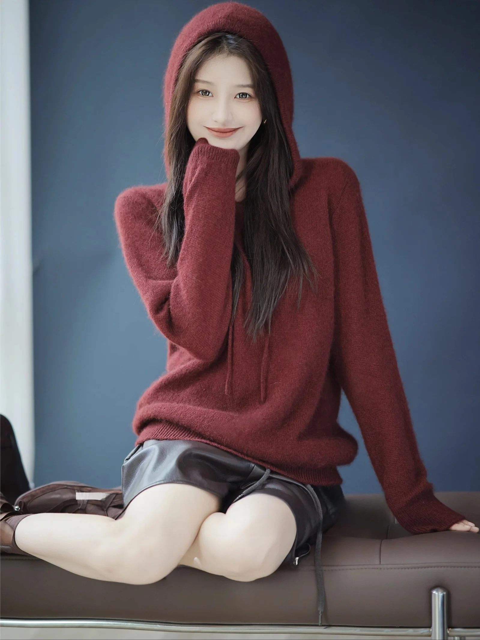 大人可愛い服 50代コーデの完全ガイド｜赤色カシミヤニットの選び方と実際の使い方
