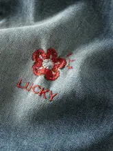 高品質の花の刺繍が施されたデザインデニムパンツ【春用・八分丈】