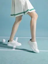 軽量で通気性のあるレディーススニーカー【秋用・カジュアル・ホワイト】