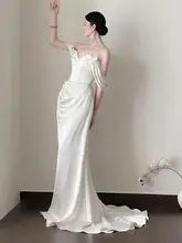 エレガントなオフショルダー軽婚纱【サテン風・レース・フィッシュテールデザイン】