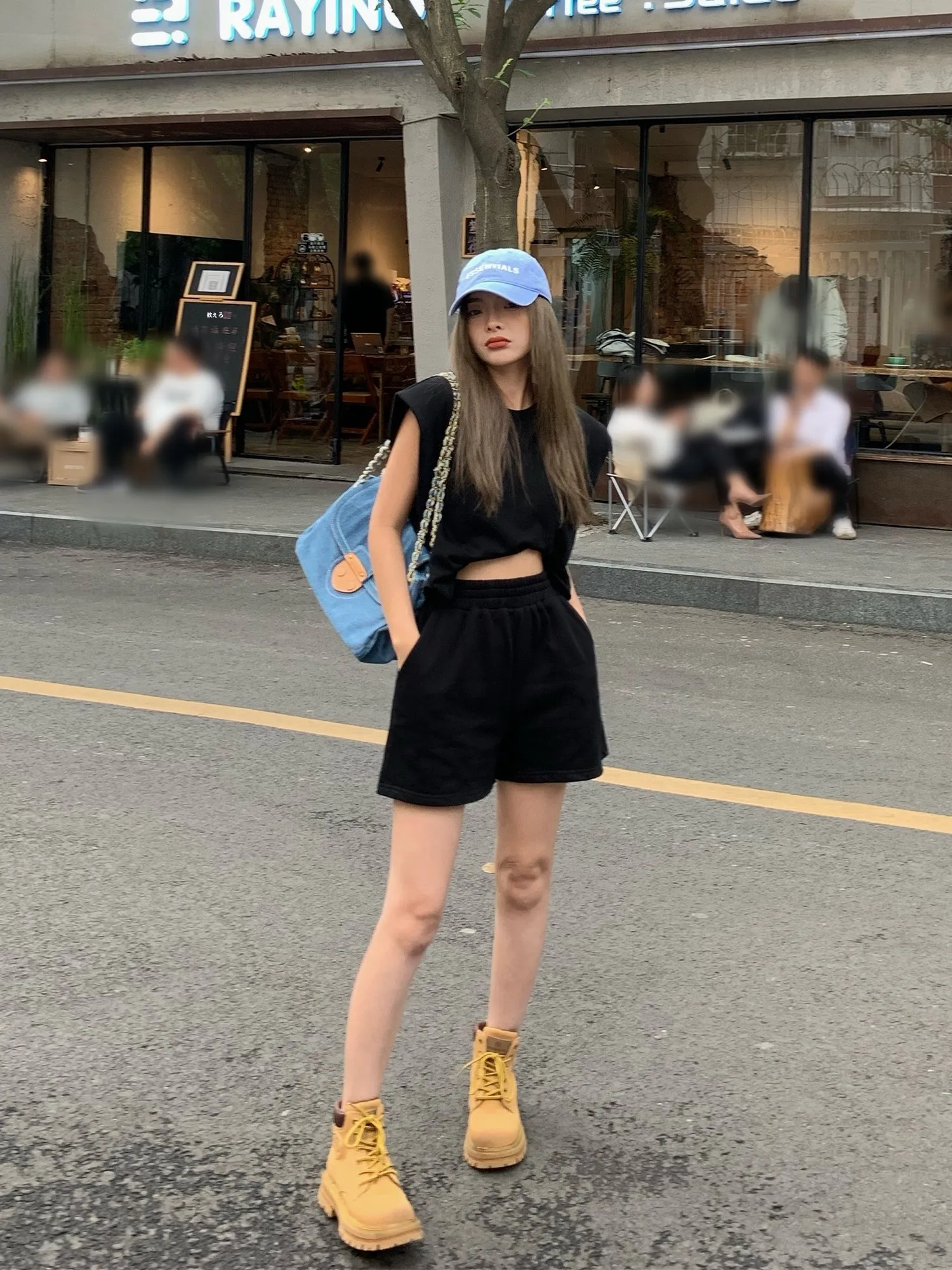 ぴったりTシャツがダサいと感じる理由は？夏の無袖Tシャツで解決できる3つのポイント
