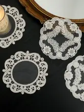 エレガントな刺繍レースの円形マット【フランス風・花瓶用・テーブルコースター・撮影用小物】