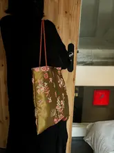 国風デザインの茶緑とピンクの花柄ショルダーバッグ【オリジナル・織り生地】