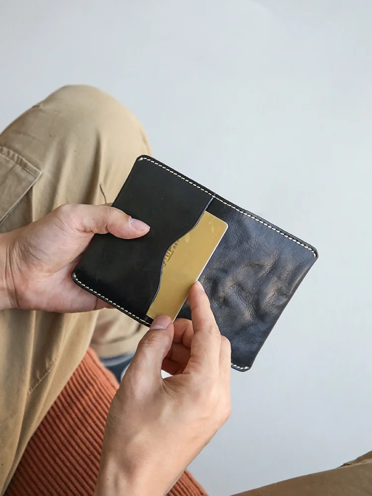 折り畳み式カードウォレット：古造の本革レトロカードケースが提供する実用性と耐久性