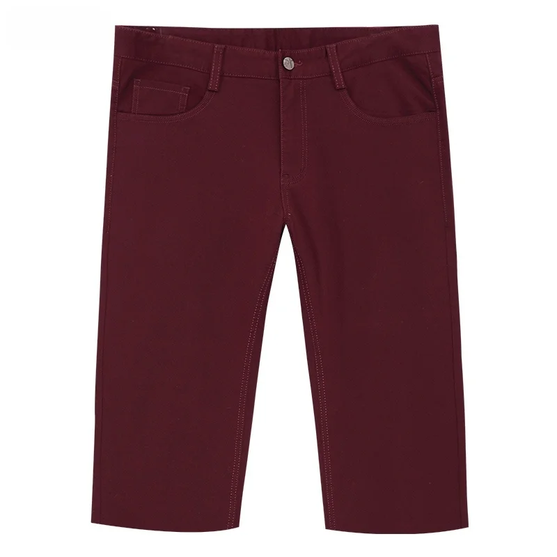 ワインレッドショートパンツ：maroon colorのカジュアルスタイルと実用性を解説