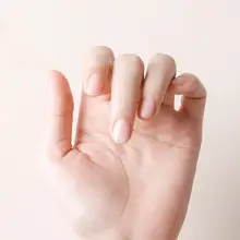 爪ケアオイルペン【潤い・甘皮保護・指甲修復】