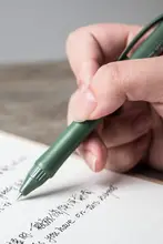 速乾性の黒い中性ペン【試験用文具・極細タイプ】
