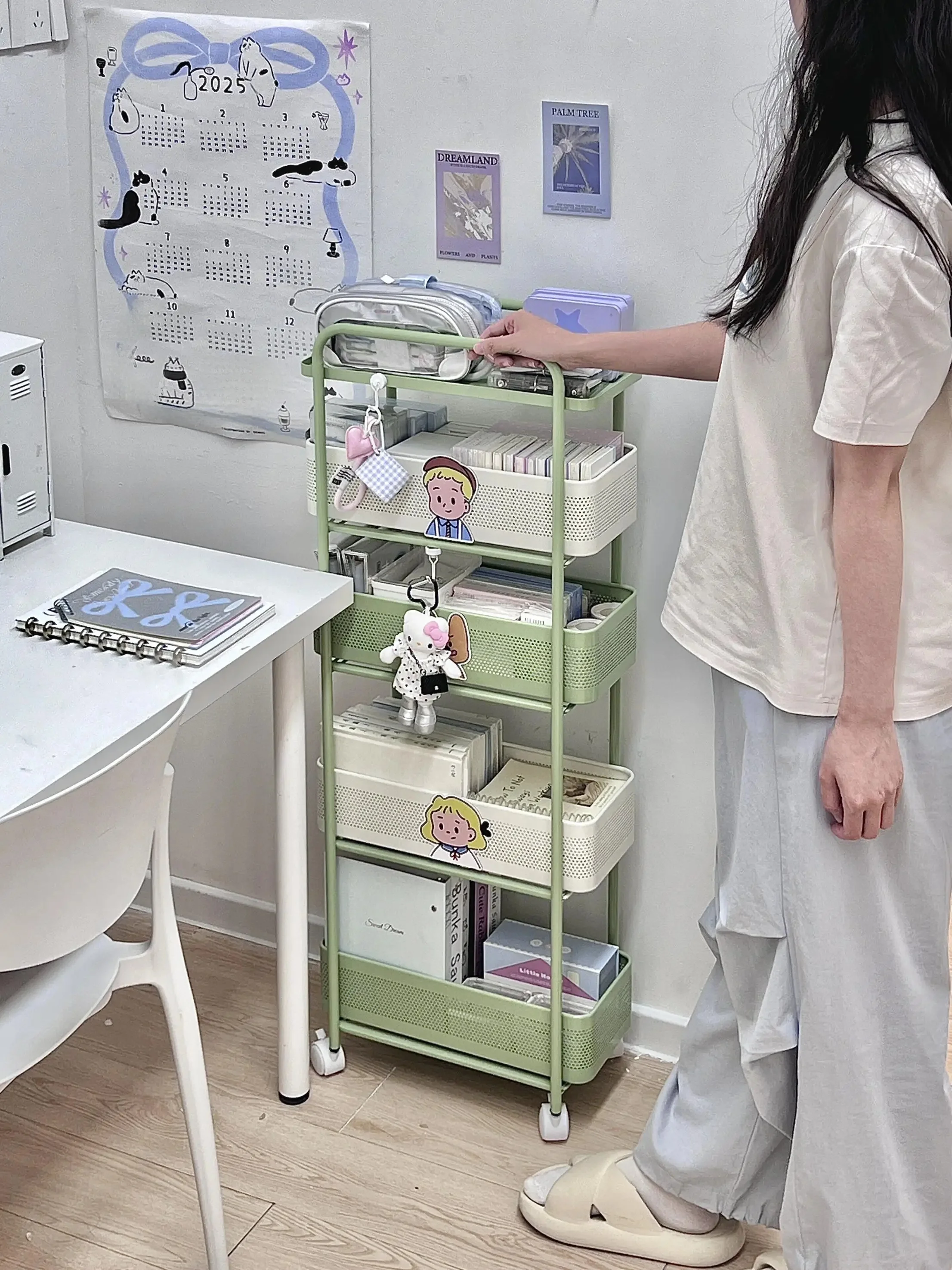 多機能移動式キャリーボード：引っ越しで使える収納力とキャスター付きの実用性