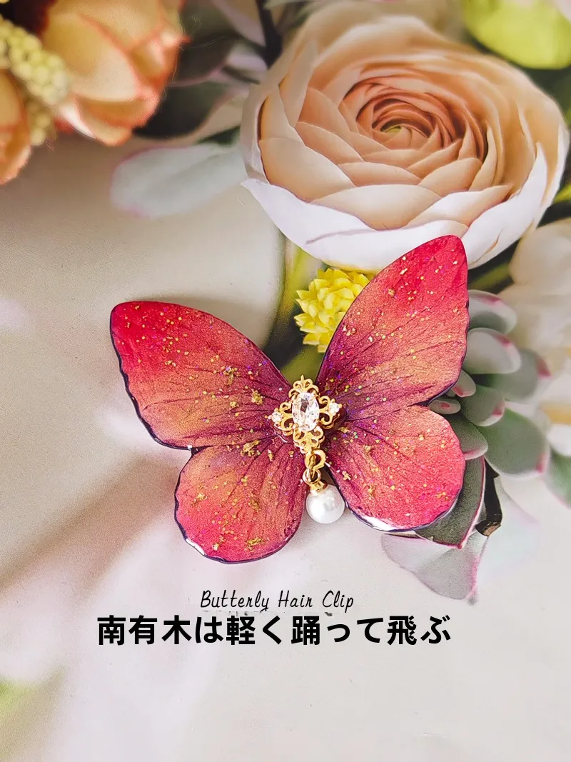 きれいめコーデにぴったりな髪飾りは、どう選ぶ？