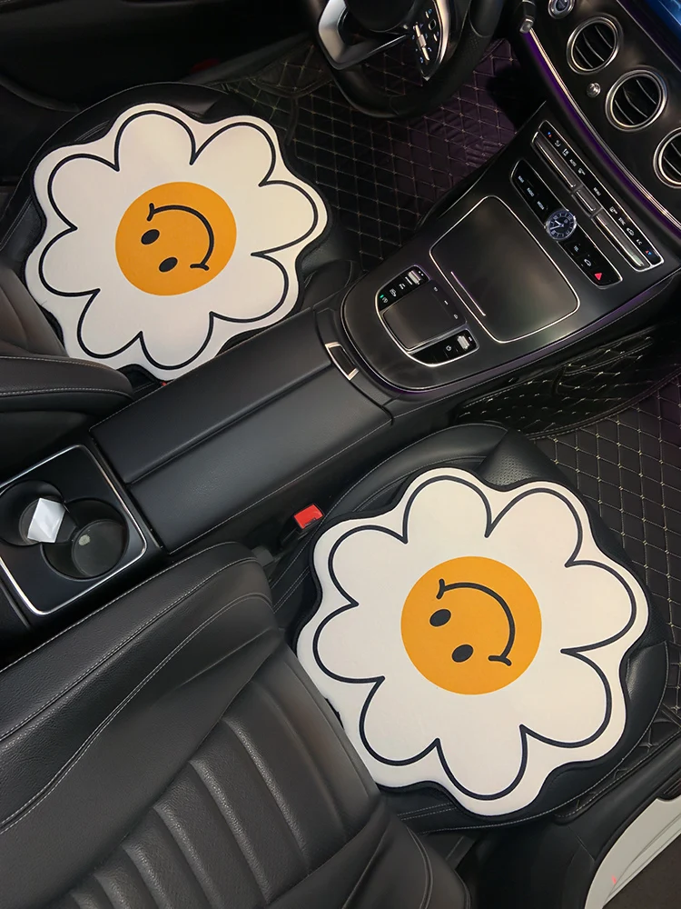 車内装シートを選ぶときに迷うのは、本当に「見た目」だけなのか？