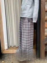 基本的なチェック柄のストレートカジュアルパンツ