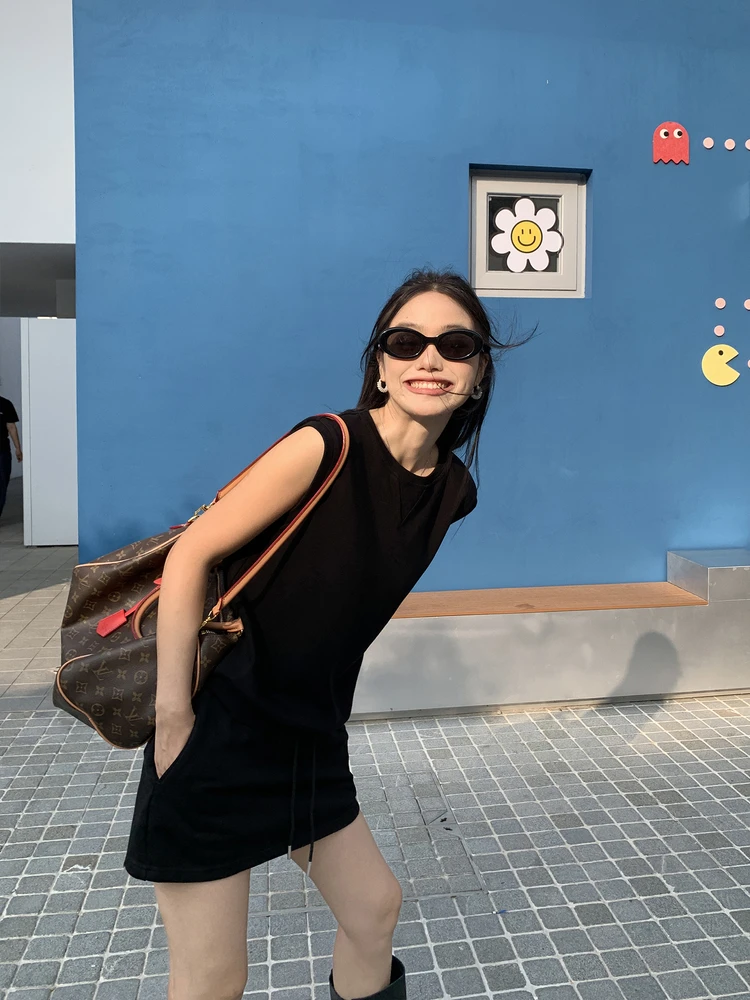 40代の女性が選ぶ、スポーティーファッションの本質は？