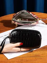 シンプルで携帯に便利な牛革製財布【小型・ショルダーバッグ・女性用】