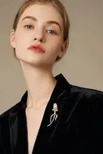 天然バロックパール 大人のチューリップブローチ【高級感ある花飾り・女性用】