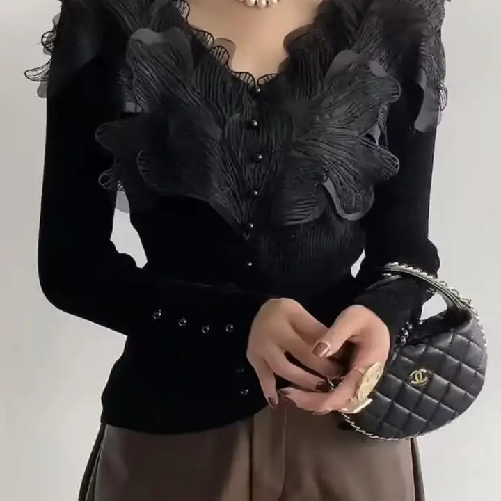 Vネックレース長袖トップス【ウール素材・ボタン付き・秋用】