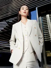高級感のあるホワイトスーツ【個性的・クール・シャープなデザイン・女子会向け】（セットアップ 対応）