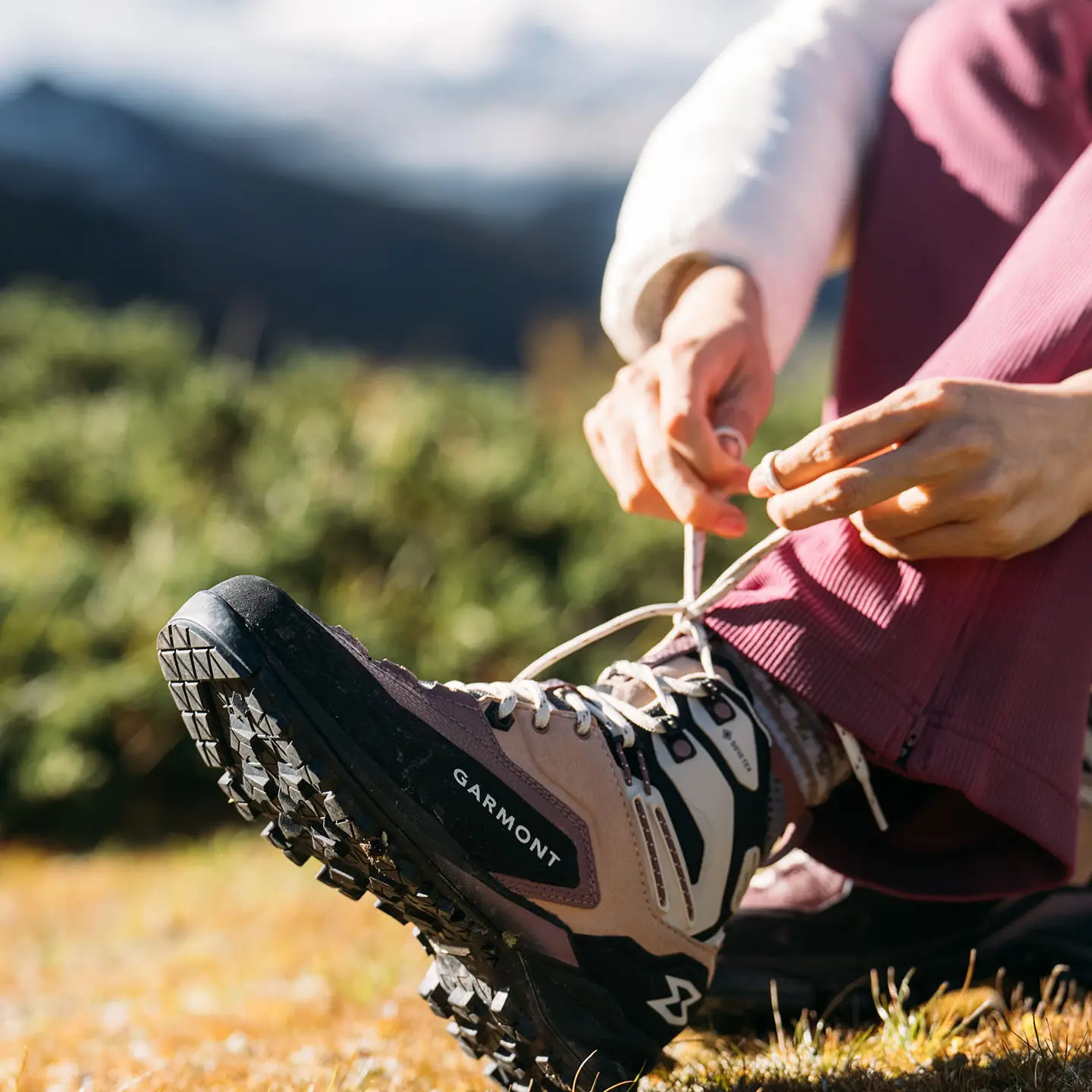 防水耐磨ハイキングシューズ Garmont AKRON MID GTX：中級登山向けの実用性と耐久性を検証