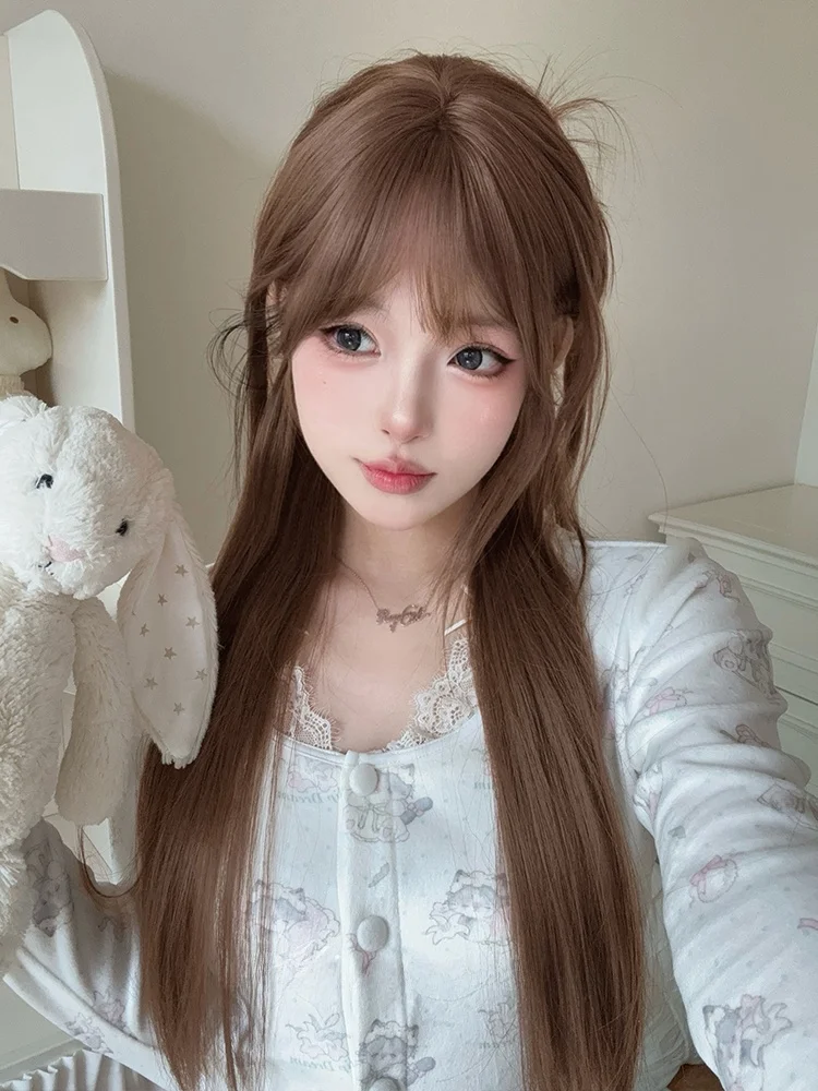 ふわふわロングヘアとセミロング レイヤー ストレート、どちらが今のあなたに最適？