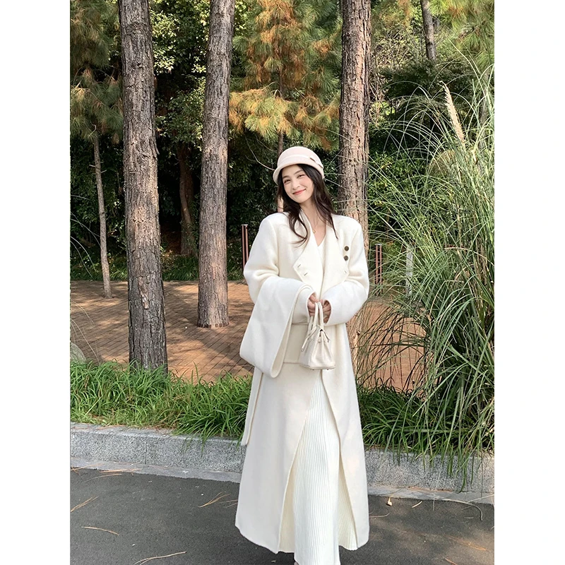 林妍儿 ホワイトメリノウールリバーシブルコート：女性向け冬季ラフフィットの優雅な選択