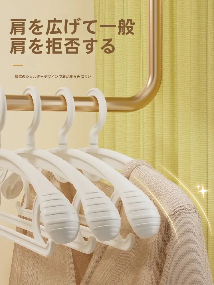 コート用ハンガーをどう選ぶ？見た目と機能のバランスが決める、日常の収納の質