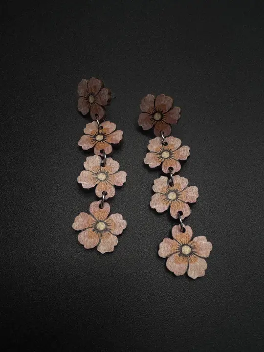 ヴィンテージ風 木製フリンジイヤリング【個性的でユニークなデザイン】