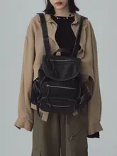 ヴィンテージ風ジッパーポケット付きリュックサック【レザー製・カジュアル用・小型】