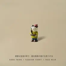 創作中の猫のフィギュア【可愛いデザイン・デスクアクセサリー】