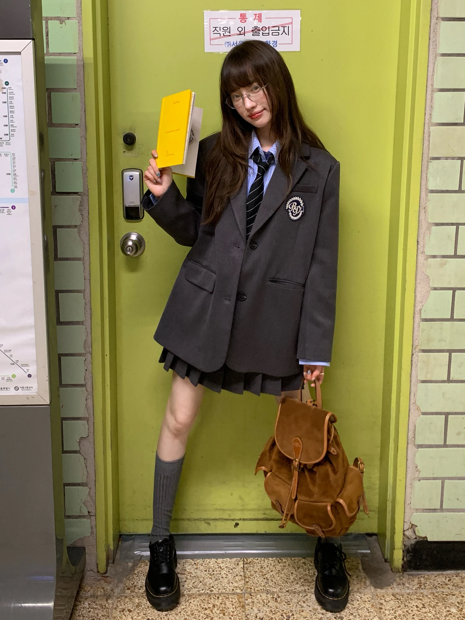 春秋にぴったりのジャケットは、学院風のショートジャケットを選ぶべき？