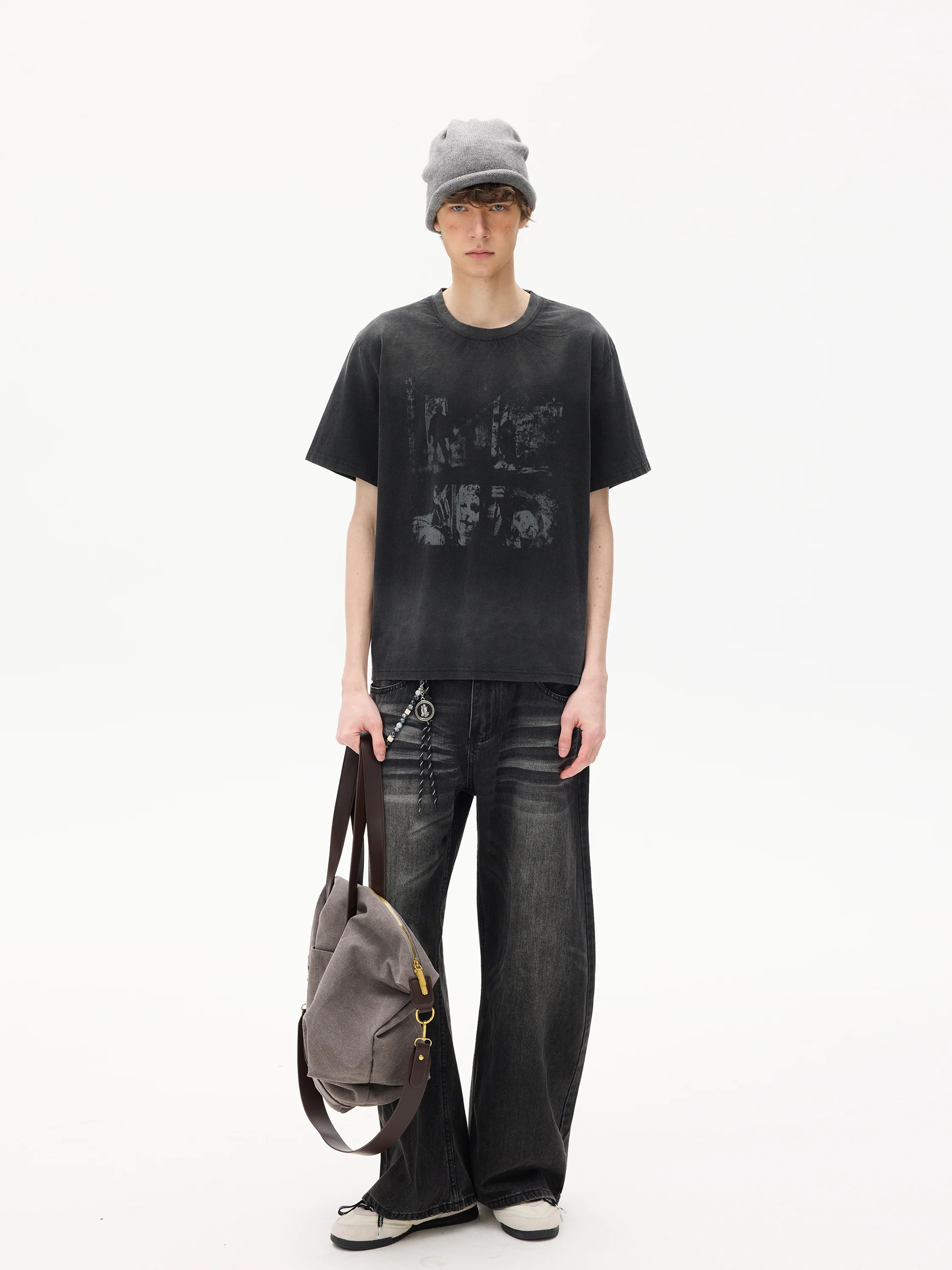 ヴィンテージ風ウォッシュドプリントTシャツ：色あせ防止と復活の実用性を検証