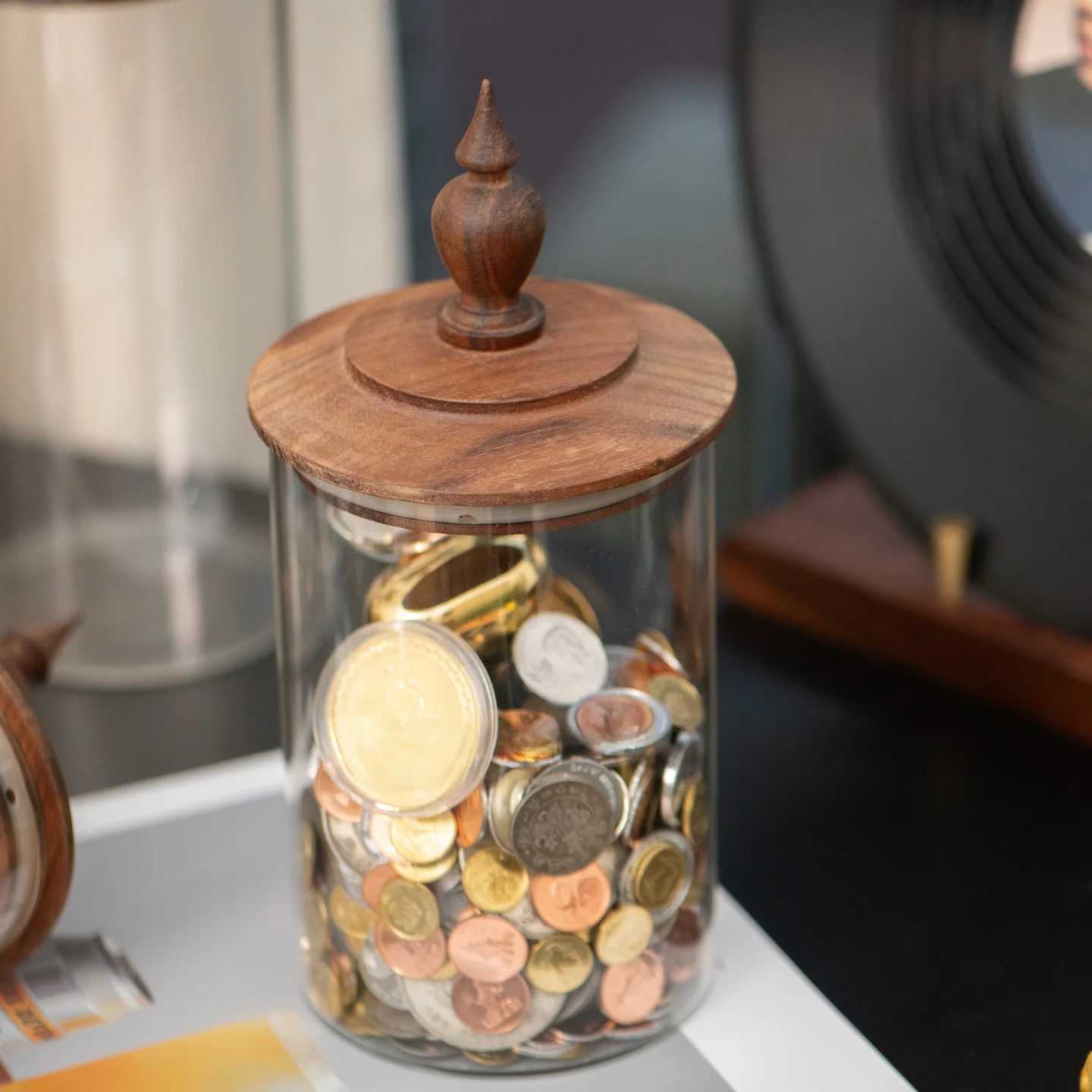 100万円貯金箱に悩むなら、この「透明な貯金箱」が本当の意味でかっこいい？