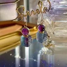 高級感あふれる不規則な紫水晶とフルオライトのクリスタルイヤリング