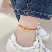 金色の平安扣と赤色の招財モチーフをあしらったフットチェーン【夏用・女性用】（セットアップ対応）