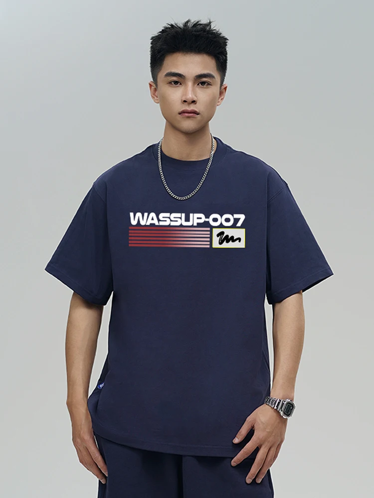 10代の男子が選ぶ人気ブランドTシャツは？美式風の涼感Tシャツが今、大学生の日常に登場！