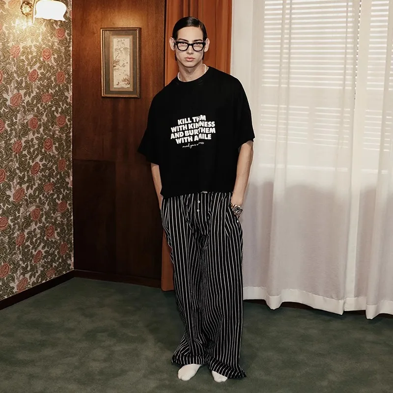 ユニバーサルオーバルTシャツは本当に通年で着られるのか？リアルな使い勝手を解説