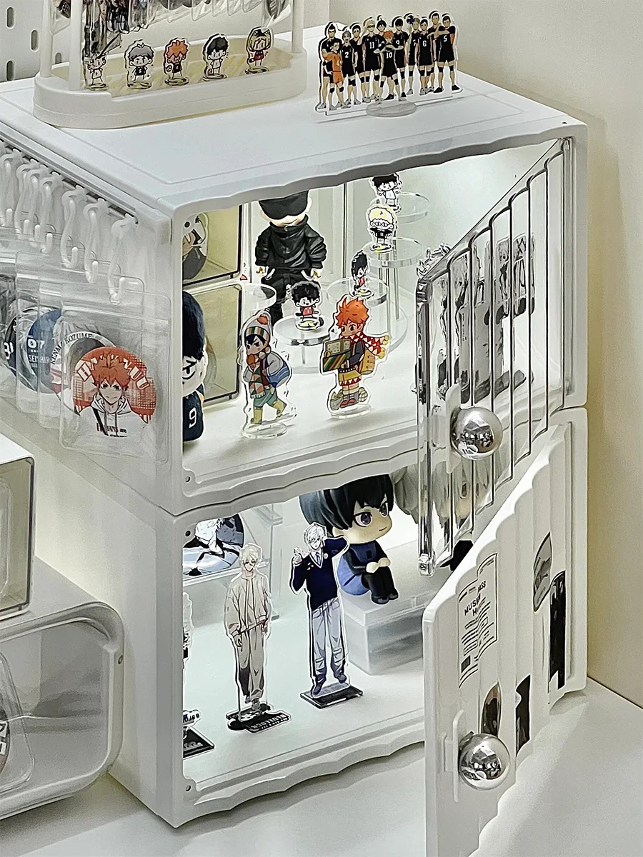 二次元デザインの卓上収納キャビネット：フィギュア展示と防塵対策の実用性を検証