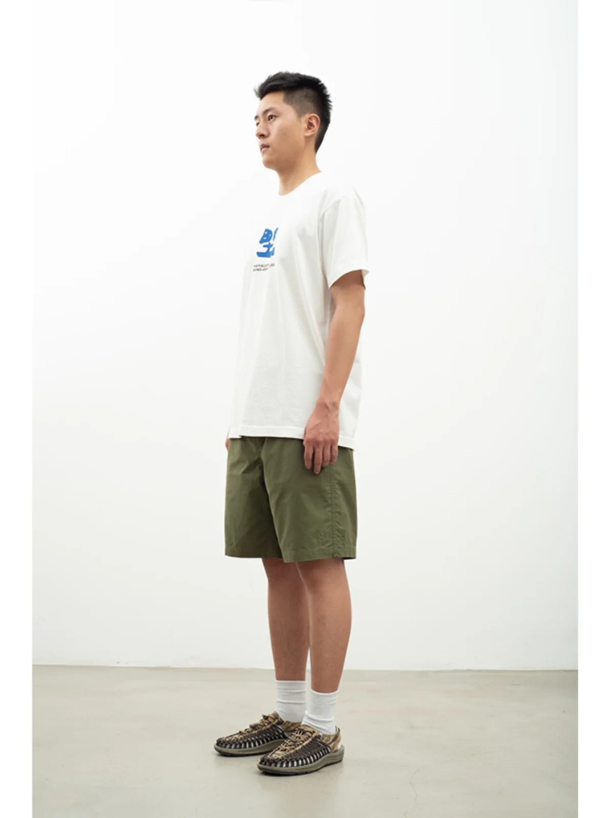カーゴパンツ メンズ コーデ 完全ガイド｜通勤・日常で失敗しないバランスの取り方