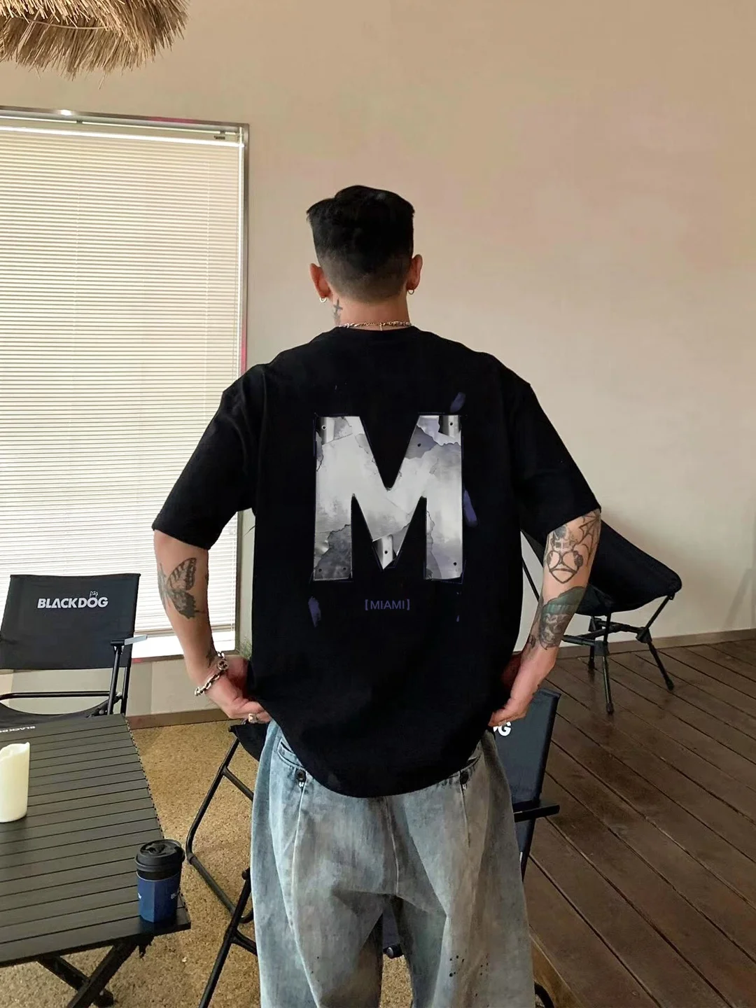 メンズ プリントTシャツのベストな選び方は？3選で通勤・デイリーに最適なスタイルを実現