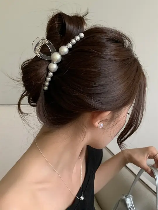 パールとビジューのクロスデザイン大型シャーククリップ【上品なヘアアクセサリー】