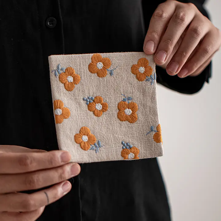 手作り和風布製コースター【刺繍・二重構造・吸水性・テーブル用】