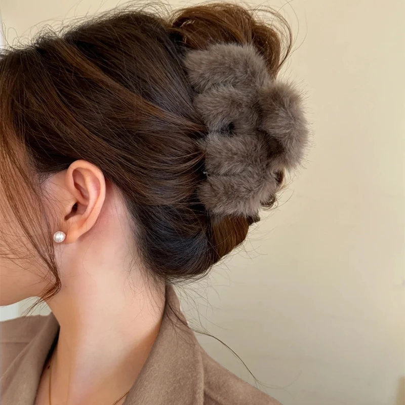 お団子に使うヘアクリップは、どんな素材がおすすめ？高級感と手作りの楽しさを融合したパンプキンクリップの選び方