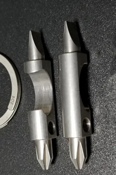 極上の柔らかさのチタン合金製EDCツール【ミニサイズ・ドライバー・栓抜き機能付き】