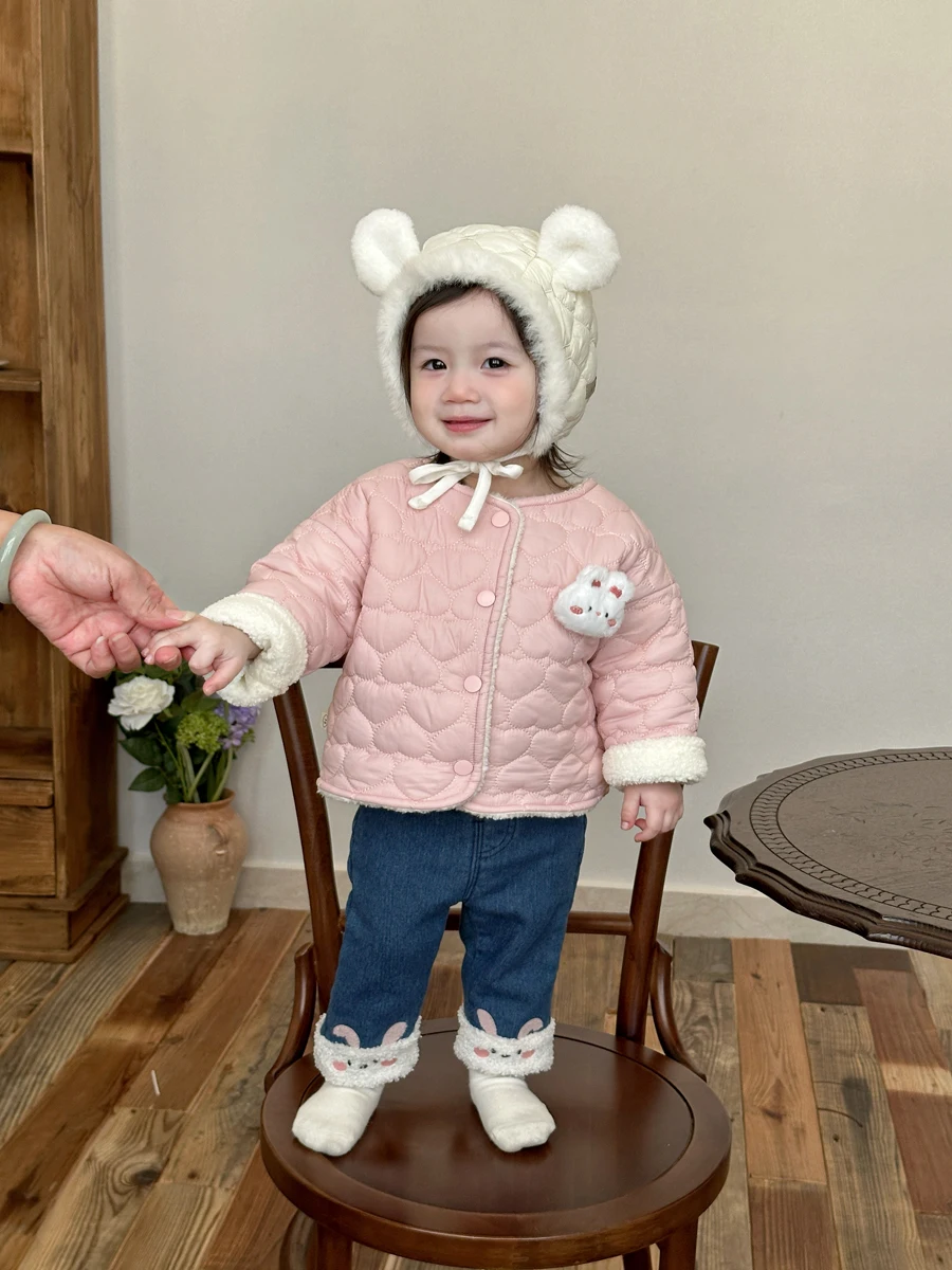 女の子用フワフワウサギデザイン冬用コットンアウター：かわいい冬服の実用性と性能解析