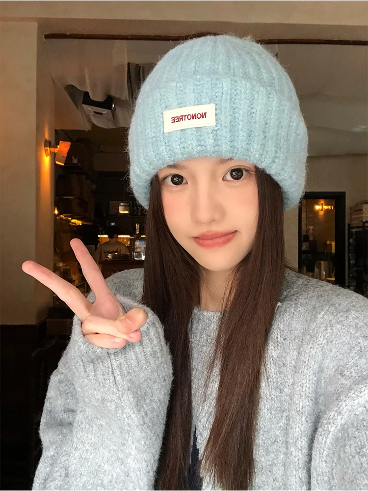 ショートヘアに合うニット帽をどう選ぶ？前髪なしでかっこよく見えるスタイルの秘密はここに