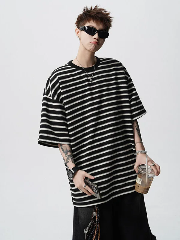 ストライプ柄 メンズTシャツはどう選ぶ？Eypiaの白黒ストライプTシャツが通勤や日常でなぜ人気なのか