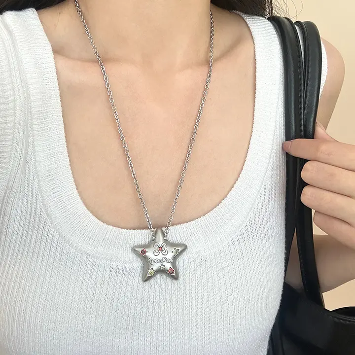 多巴胺星星ネックレス【五角星・高級感・コーディネートしやすい・ファッション】（セットアップ対応）