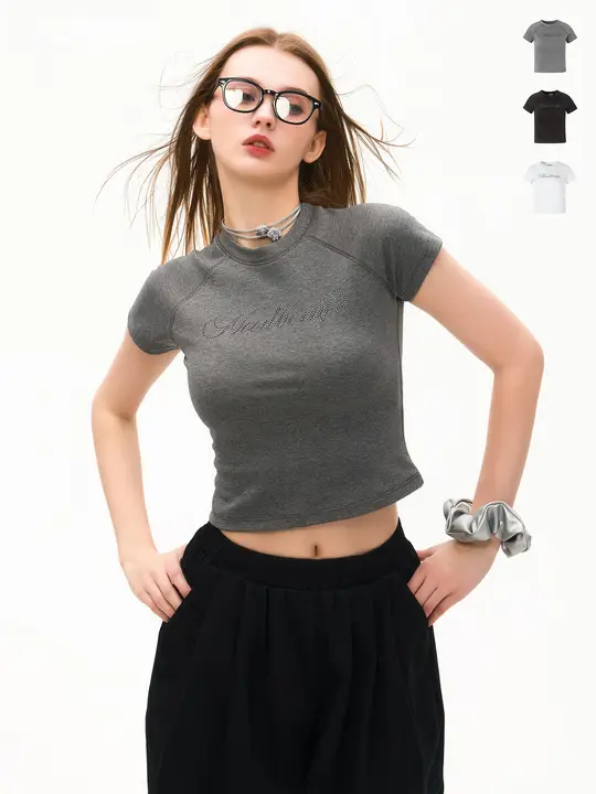 レトロ風クリスタル付きフィット感のある半袖Tシャツ【女性用・クロップド丈・夏用】