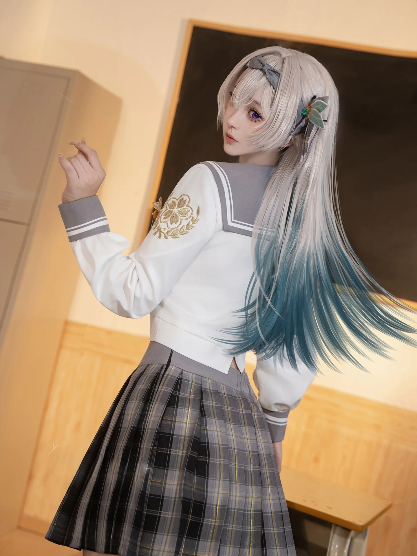 崩坏星穹铁道流萤cosplay水手服：ぽっちゃりギャル向けのアニメスタイルファッション