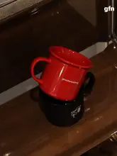 goodfornothing 紅い犬の陶器製マグカップ【ミルク・コーヒー用】
